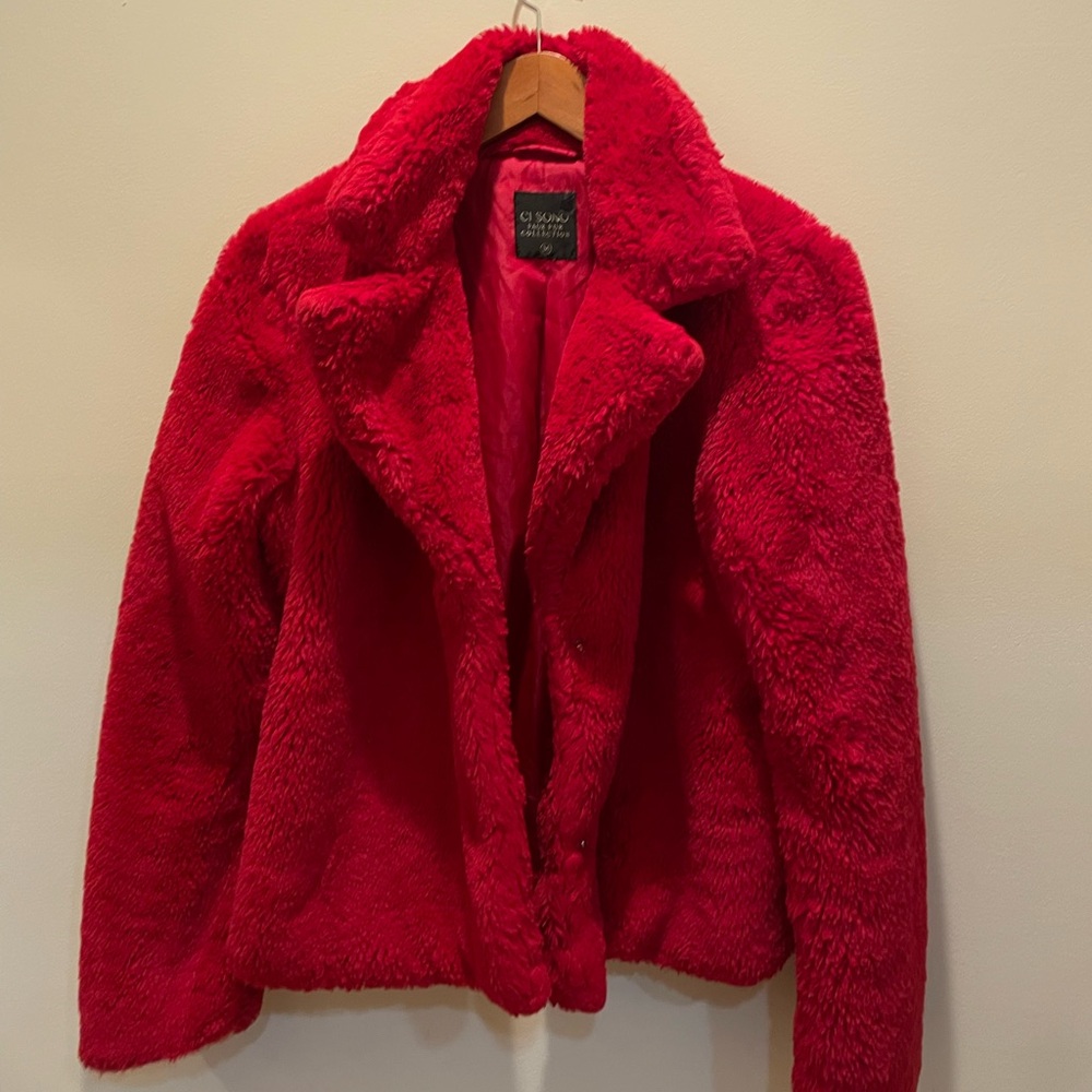 Cozy & stylish red Ci Sono Faux Fur jacket (Medium)